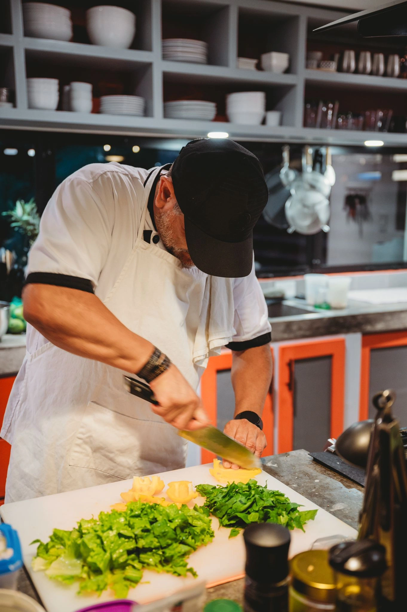 Chef Eddie Cambronero preparing dinner at Casa Eco De Mar